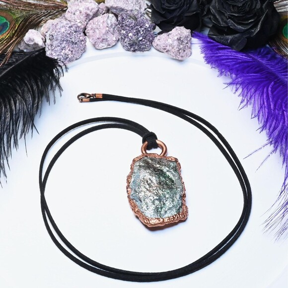 Shimmery Green Fuchsite Electroformed Copper Pendant - Picture 4 of 7